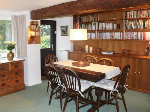Heads Cottage