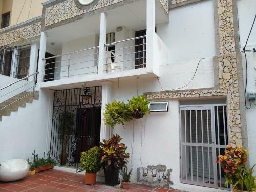 Apartaestudio El Lugar Ideal Cra. 62 #74-143.