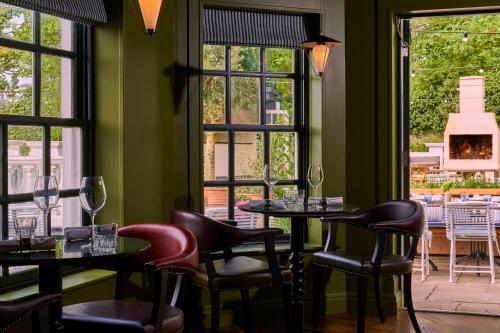 Carlton Mitre Hotel