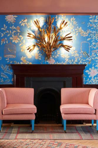 Carlton Mitre Hotel
