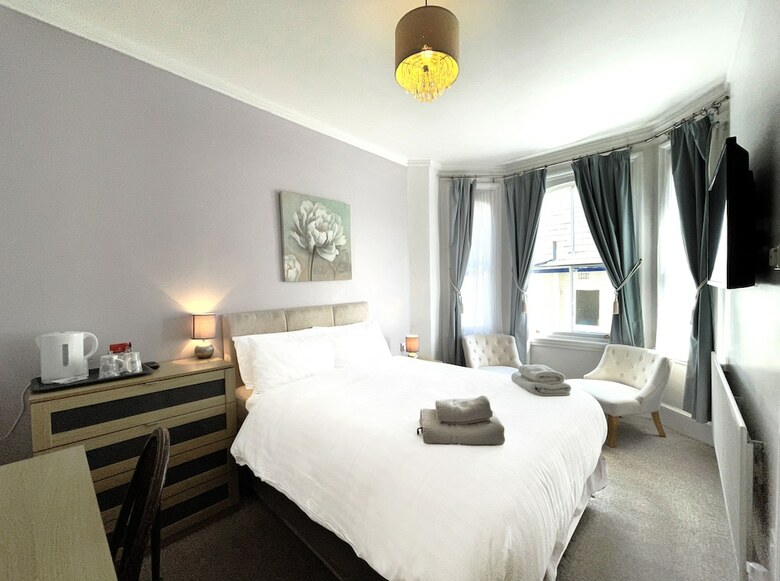 Dukes Folly Hotel