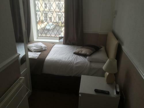 Hostal Andora Guest House