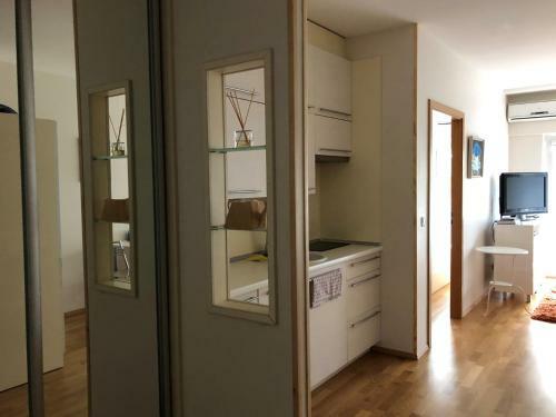 Vanagupe Apartment With Balcony And Free Parking