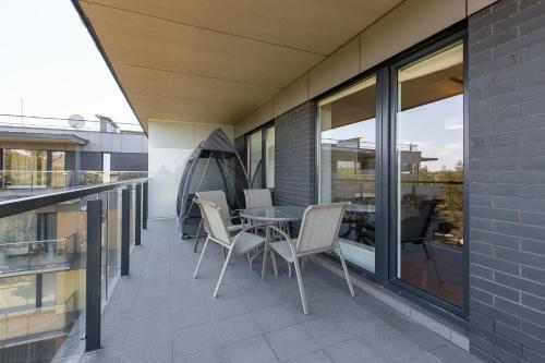 Pine View Apartment With Huge Terrace In Palanga