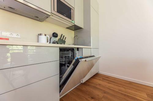 Nature Vibe Apartment At ?ventosios Vartai, By Cohost