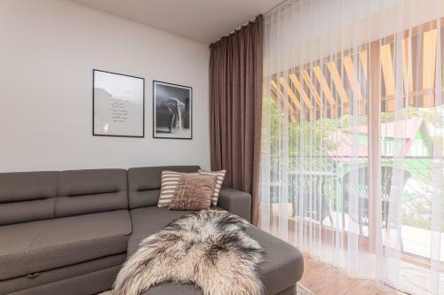 Apartamento J?ros Takas
