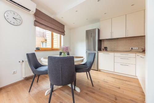 Apartamento J?ros Takas