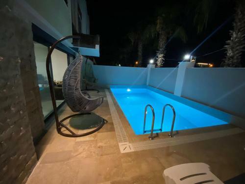 Three Story Villa, Private Pool And Roof Terrace.