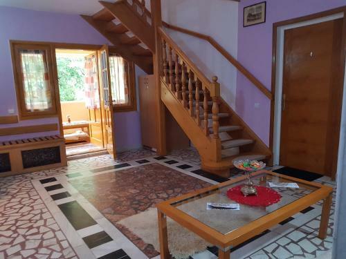Hostal Lis House
