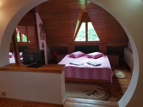 Hostal Lis House
