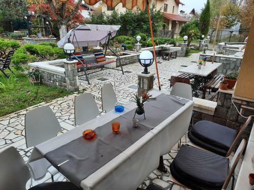 Hostal Lis House