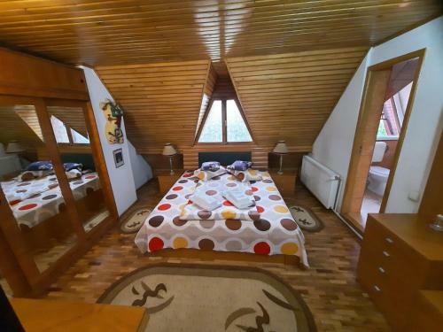 Hostal Lis House