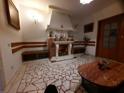 Hostal Lis House