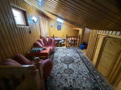 Hostal Lis House
