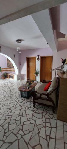 Hostal Lis House