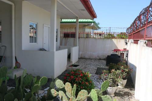 Apartamento Dubbel Woonhuis Selderiestraat Paramaribo