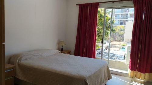 Apartamento Amplio C�modo, C�ntrico, Cochera Piscina Y Quincho
