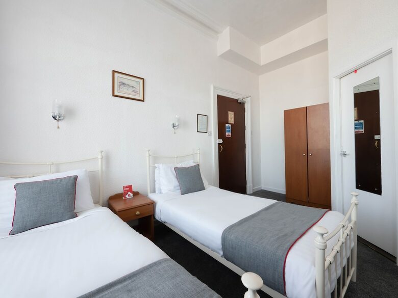 Whitehouse Hotel