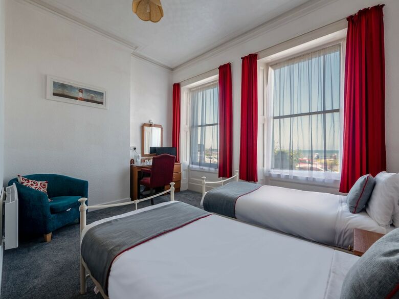 Whitehouse Hotel