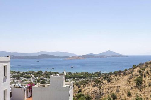 Villa Duplex With Stunning View Near Camel Beach In Bodrum