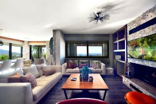 Luxury 3 Br Villa With A Private Pool In Yal?kavak