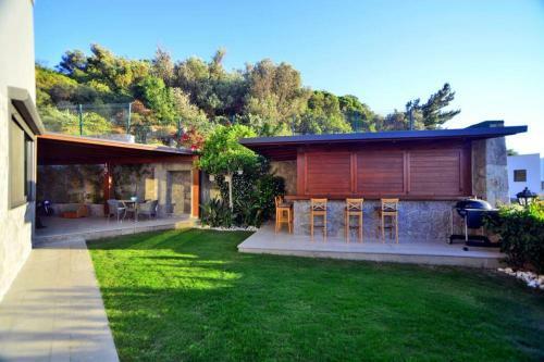 Luxury 3 Br Villa With A Private Pool In Yal?kavak