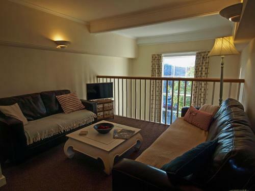 County House Apartment