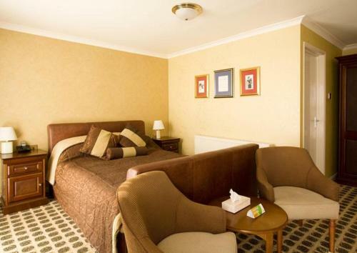 Raven Hotel