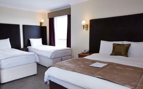 Raven Hotel