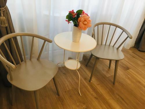 White Apartment Brasov