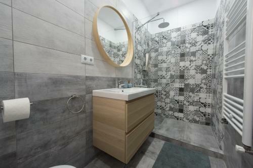 Apartamento Gorgeous Brasov Flat With Patio And Mountain Views