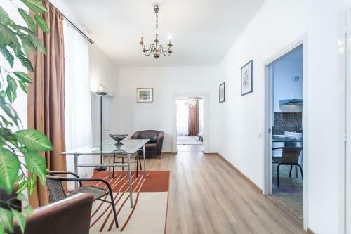 Kostas Apartments