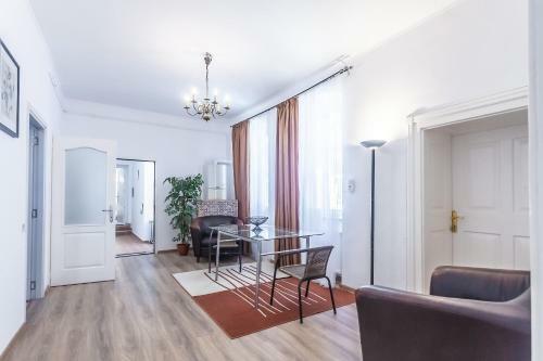Kostas Apartments