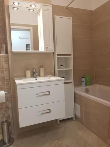 Apartament Monadin 3