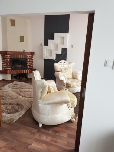 Hostal Casa Adi??