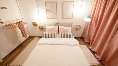 The Retreat - Heartwarming Fireplace 3-room Apartment