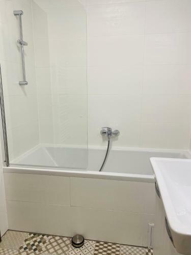 White 2 Apartment Brasov
