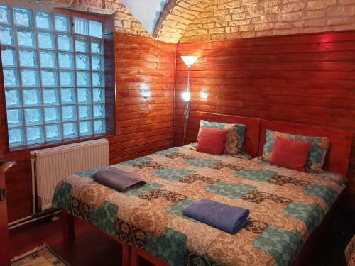 "casina Rom�n?" - Camere de �nchiriat