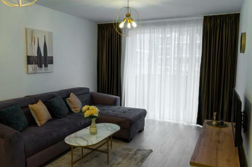 Plaza Apartments