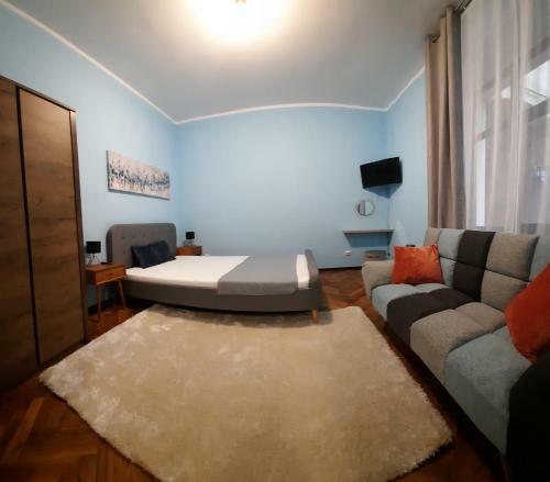 Weiss Apartment