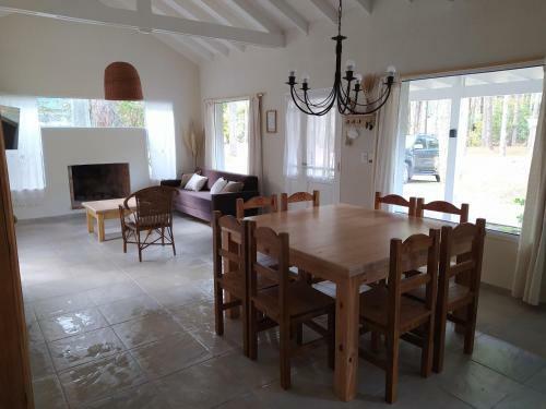 Pinamar Norte Casa Aquiles 8 Pax
