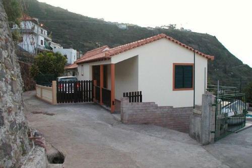 Casa Pedra Cottage Sea And Mountain Views Plus Pool