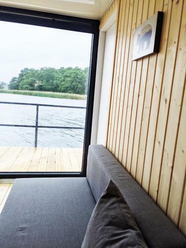 Schwimmendes Haus, Freier Blick Aufs Tolle Wasser