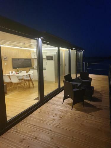 Schwimmendes Haus, Freier Blick Aufs Tolle Wasser