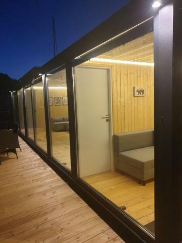 Schwimmendes Haus, Freier Blick Aufs Tolle Wasser