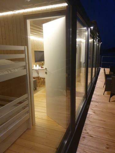 Schwimmendes Haus, Freier Blick Aufs Tolle Wasser