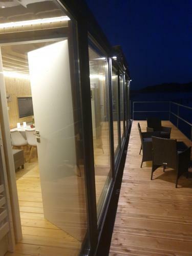 Schwimmendes Haus, Freier Blick Aufs Tolle Wasser