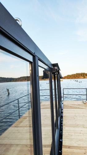 Schwimmendes Haus, Freier Blick Aufs Tolle Wasser