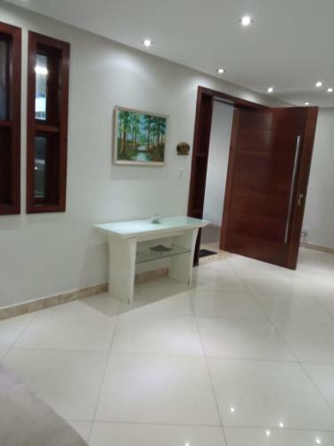 Casa Confort�vel E Espa�osa, Pr�ximo � Orla.