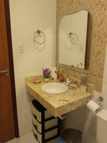 Casa Confort�vel E Espa�osa, Pr�ximo � Orla.